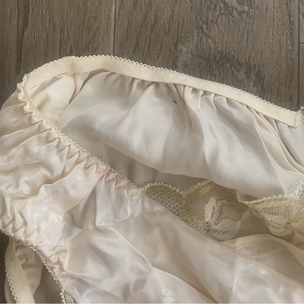 Victoria Secret Rare VTG Gold Label 90s 80s 100% Silk Lace Trim Bikini Panty - Picture 11 of 12